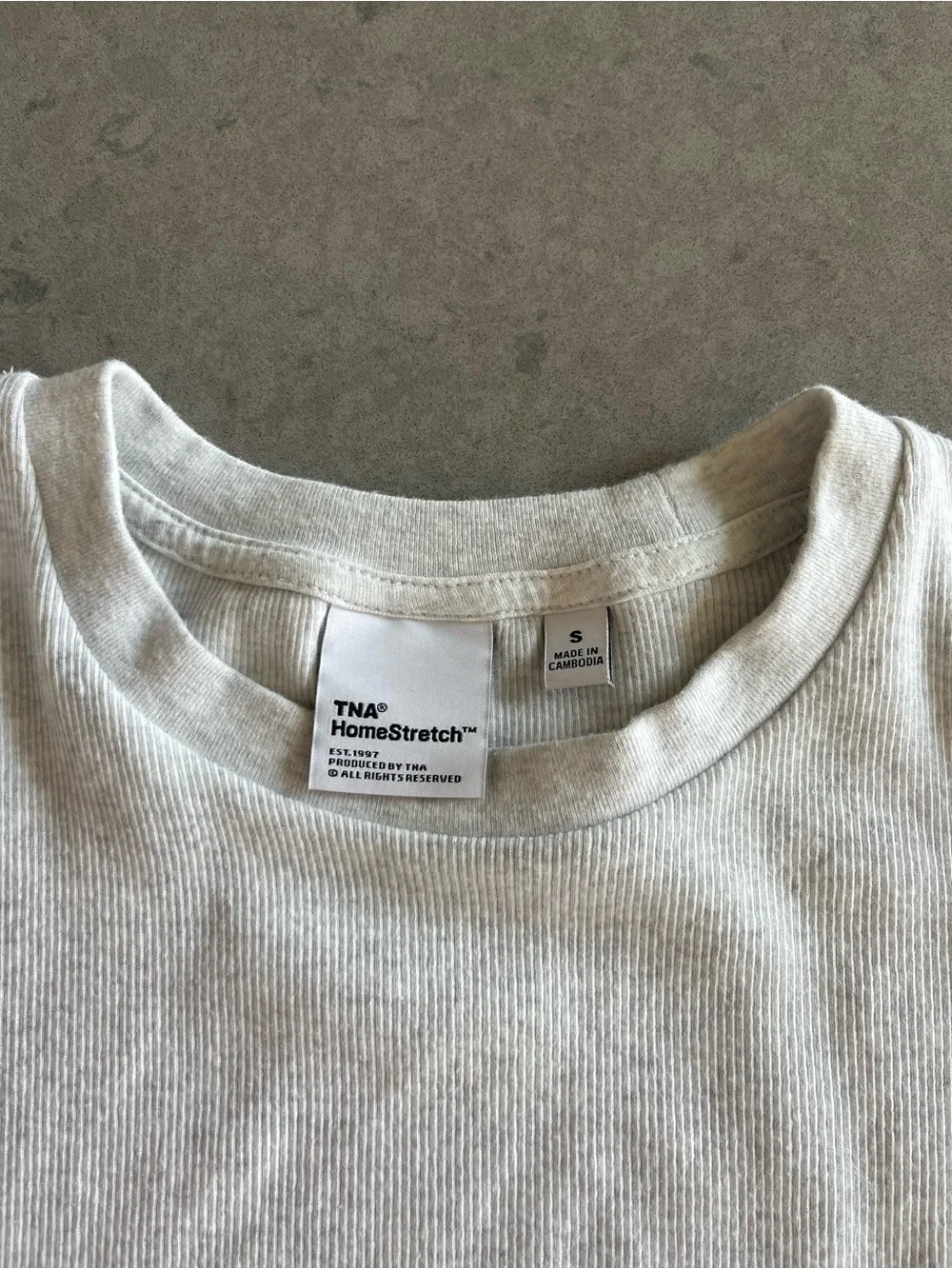 TNA Homestretch Rib Tune Waist T-Shirt Heather Cloud White - Picture 5 of 6